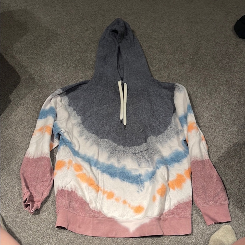 FEAT Blanketblend Tie-Dye Hoodie with Chevron Pattern